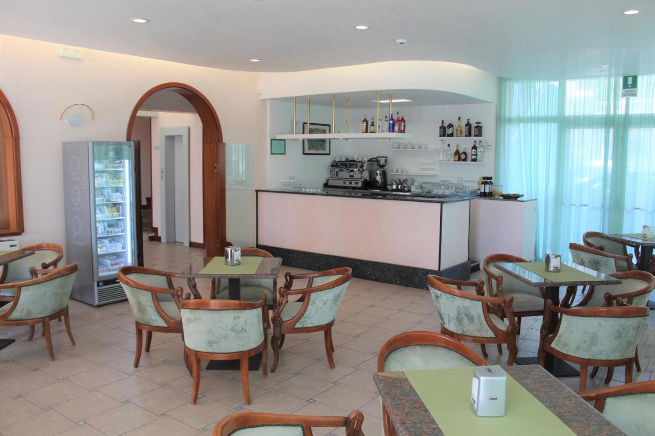 Hotel Palme Park & Beach Included Lido di Jesolo Kültér fotó
